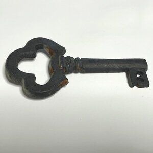 VTG Cast Iron Hanging Skeleton Key Wall Accent Decor Rustic 4.5"x2.5"